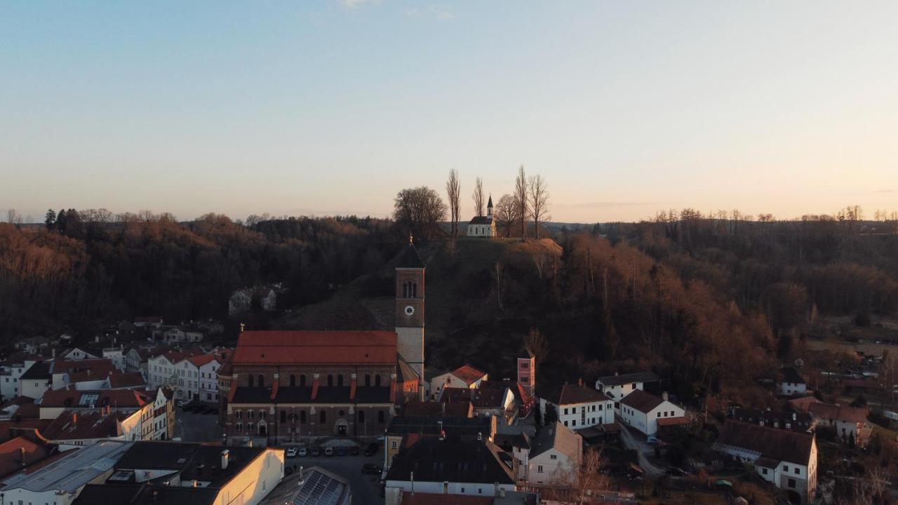 Kraiburg am Inn Stilvolle Wohnung Auf 50 M² Mit Parkplatz Und Wifi מראה חיצוני תמונה